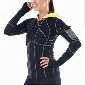 Zaggora workout jacket like new